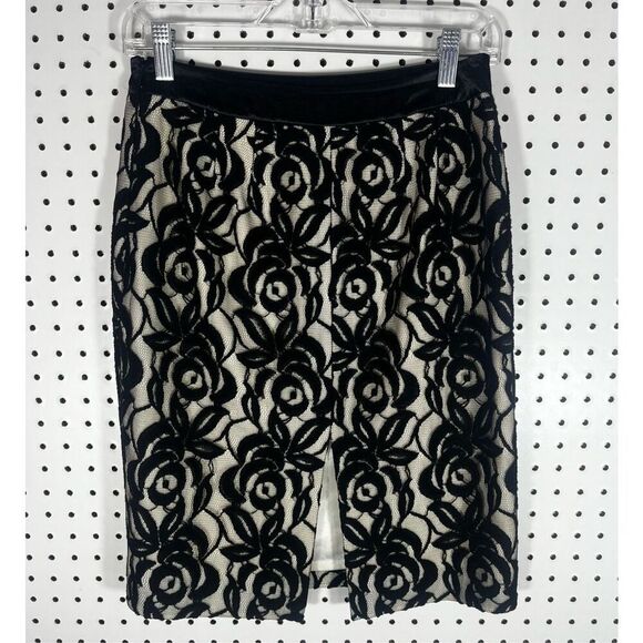 Ann Taylor floral lace skirt size - Picture 2 of 3